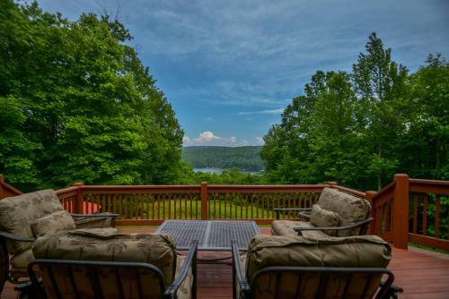 Altitude Adjustment Five-bedroom Holiday Home