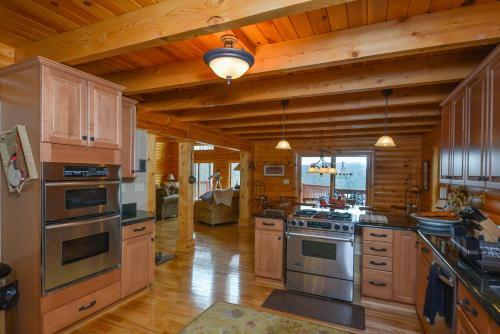 Altitude Adjustment Five-bedroom Holiday Home