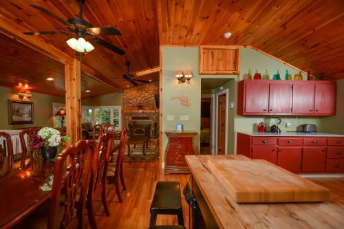 Sunrise Cove Four-bedroom Holiday Home