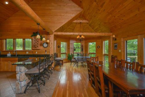 Splash Mountain Six-bedroom Holiday Home