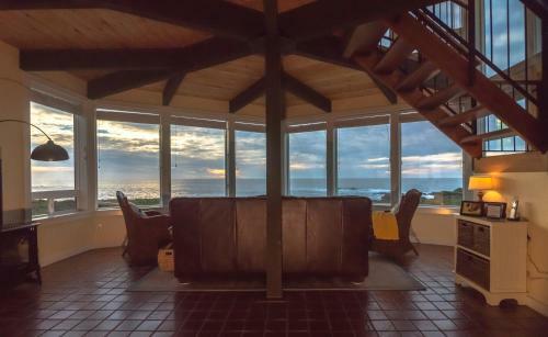 Cliff House At Otter Point