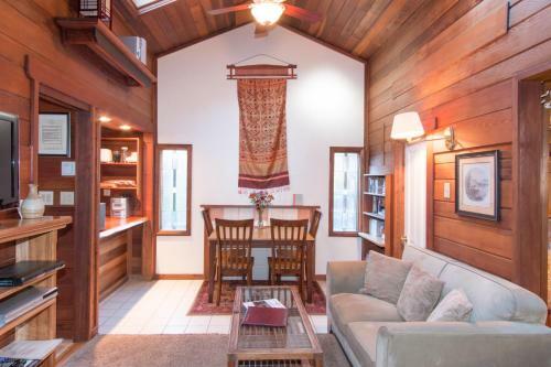 Redwood Cottage