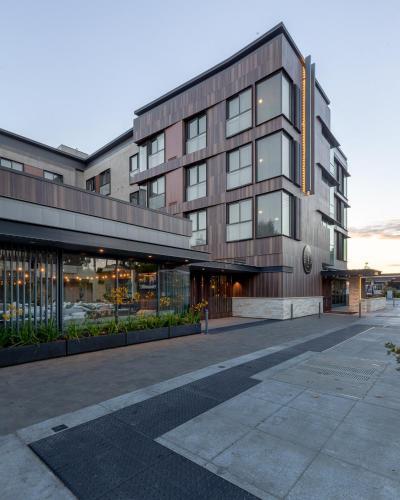 Hotel Park James