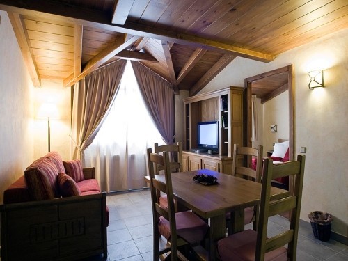 Hotel Apartaments Tur�stics Els Llacs