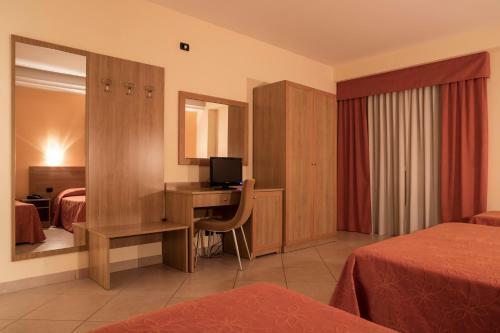 Manhattan Village Hotel
