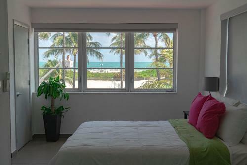Boulevard Hotel
