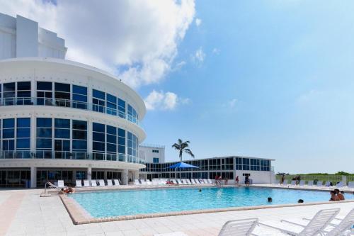 Castle Beach: Sail Away Suite