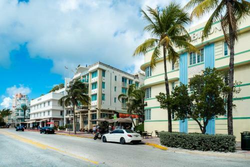 Barbizon On Ocean Drive Apartments