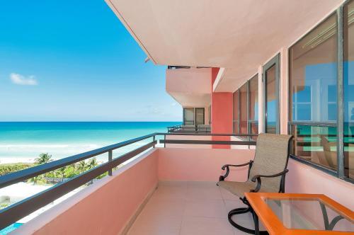 Private Apartment At The Alexander Hotel