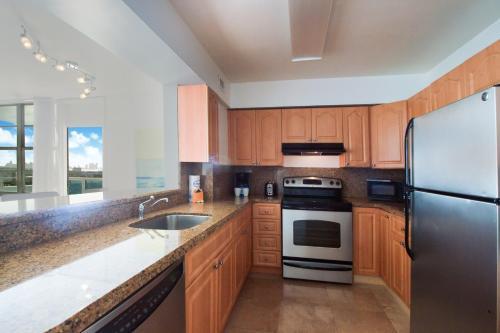 Ocean & Bayfront Apartment In Miami Beach