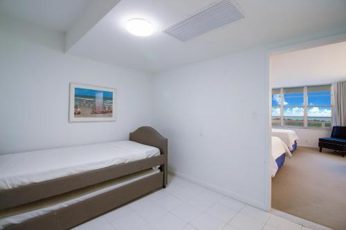 Ocean & Bayfront Apartment In Miami Beach