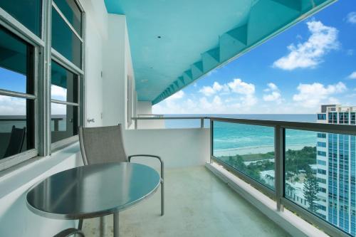 Ocean & Bayfront Apartment In Miami Beach