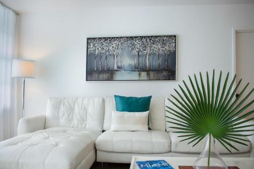 Ocean & Bayfront Apartment In Miami Beach