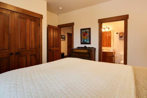 Shiner Creek Golf Course Condo