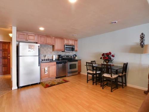 Timberlake Lakefront Studio