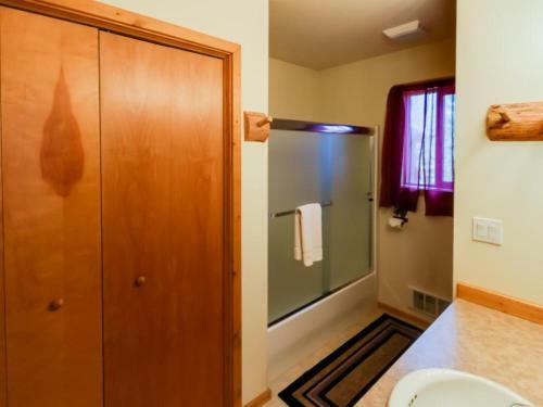 Cottage Court Condo