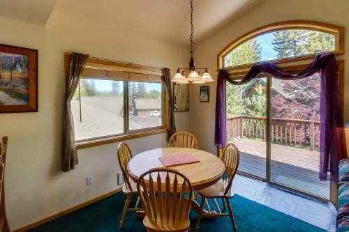 Cottage Court Condo