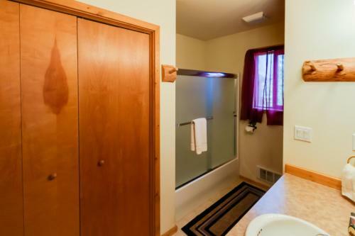 Cottage Court Condo
