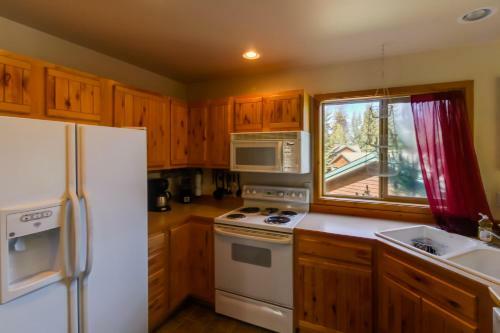 Cottage Court Condo