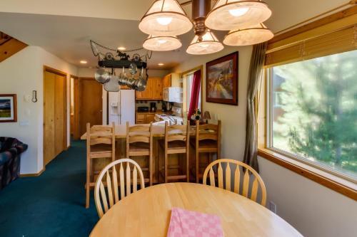 Cottage Court Condo