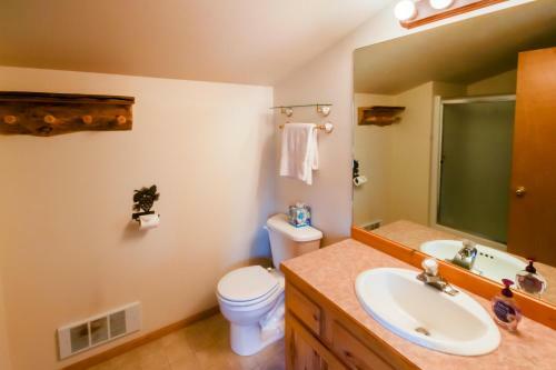 Cottage Court Condo