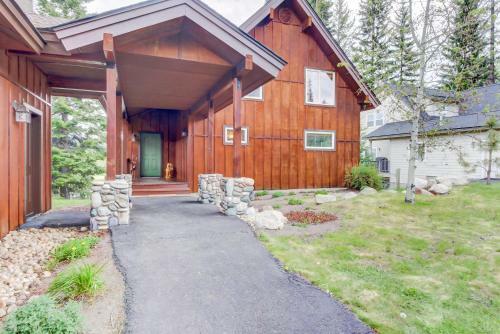 Cedar Lane Golf Course Home