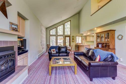 Toney Family Legacy With Payette Lake Access