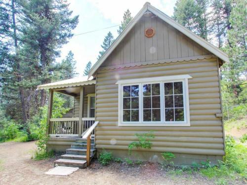 Deer Crossing Cabin