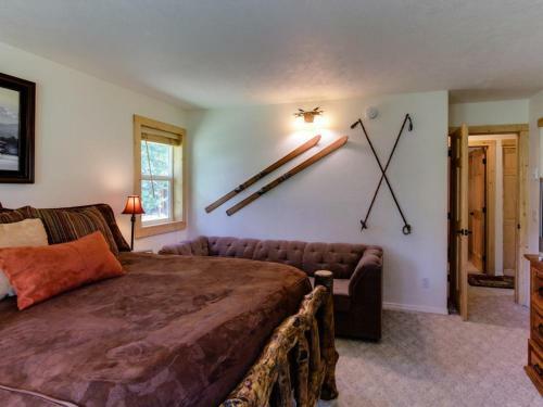 Strawberry Log Cabin Retreat