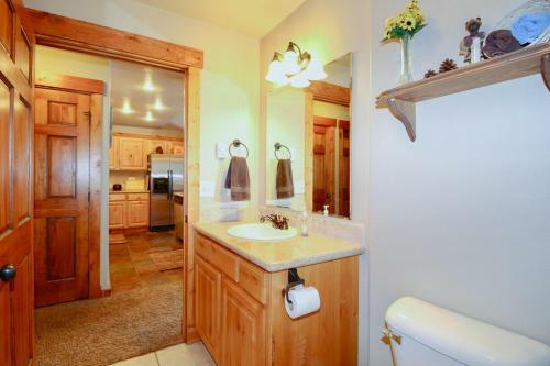 Aspen Village Hideaway