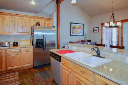 Aspen Village Hideaway