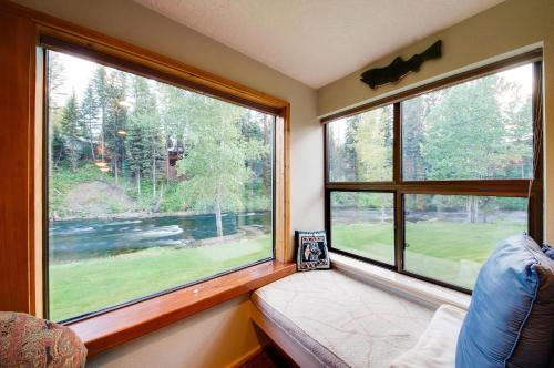 Payette Riverfront Family Condo