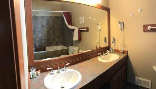 Bear Creek Lodge Mccall