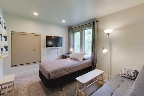 Crescent Cabin