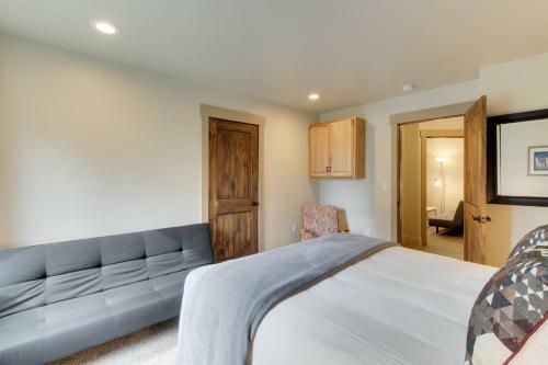 Crescent Cabin