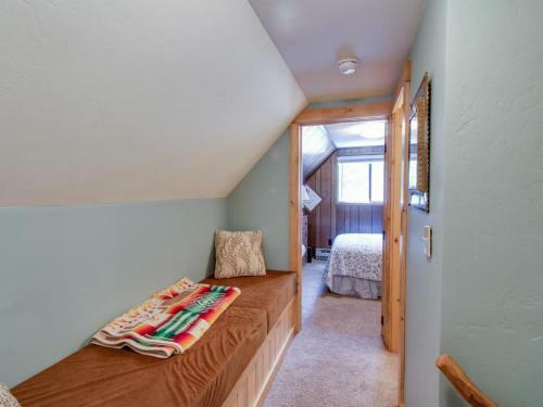 Huckleberry Riverfront Cabin