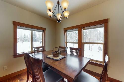 Mountain View Family Cabin