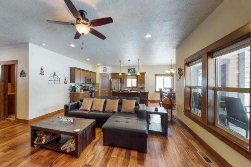 Mountain View Family Cabin