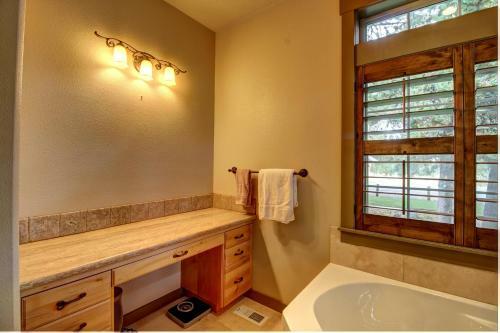 Strawberry Lane Luxury Retreat