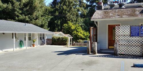 Strawberry Creek Retreat At The Tavern