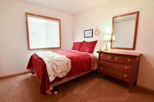 Casa Silverado 3 Bedroom Duplex - Clean & Spacious