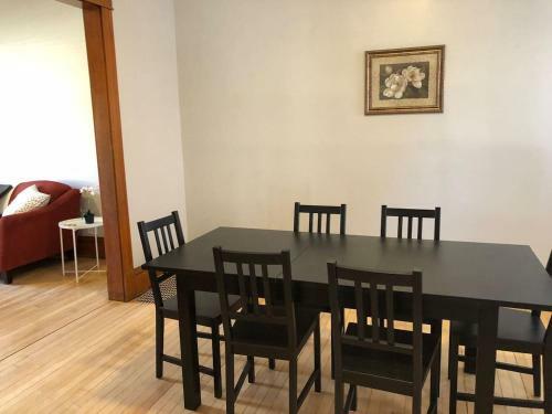 Large, Spacious And Close To Uptown & Downtown!