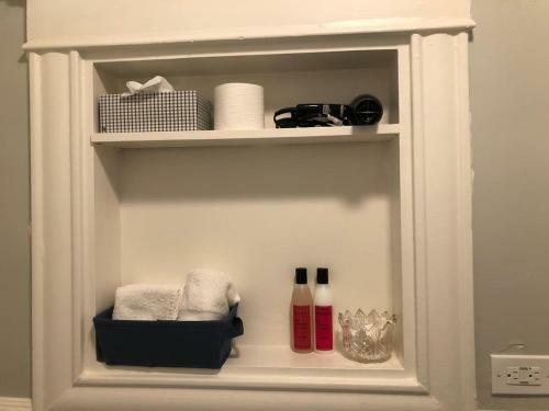 Large, Spacious And Close To Uptown & Downtown!