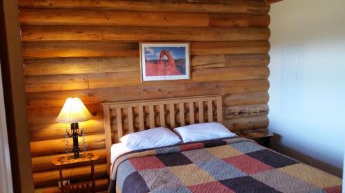 Pioneer 2 Cabin By Coyote Cabins