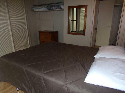 Lake Myers Lakeside Villa 21