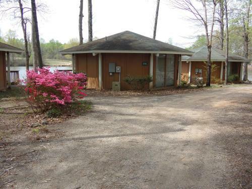 Lake Myers Lakeside Villa 18