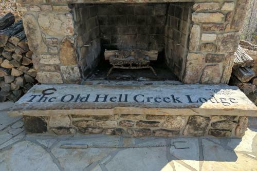 Hell Creek Lodge And Event Barn ~ Sleeps 26