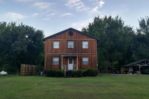 Cool Water Retreat On The White River