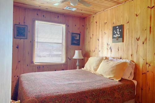 Cool Water Retreat On The White River