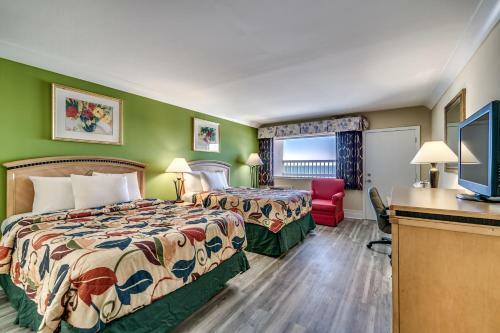 Posada Beachcomber Inn & Suites